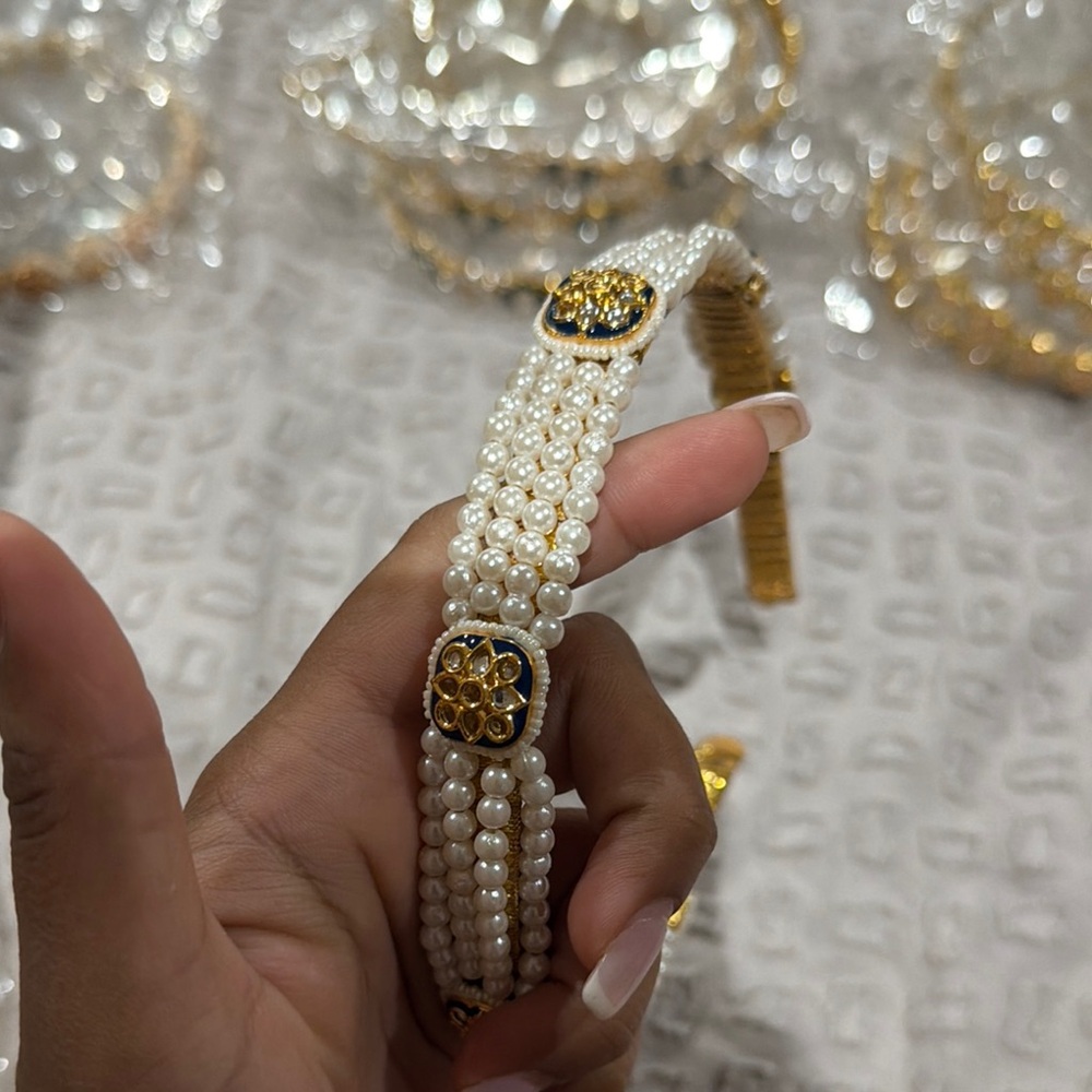 Elegant Pearl and Gold Accent Women’s Headband